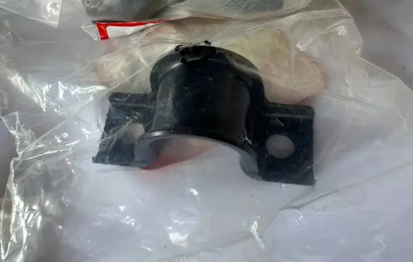 Honda CR-V Sway bar bush bracket, rear 52308-S10-000 52308S10000