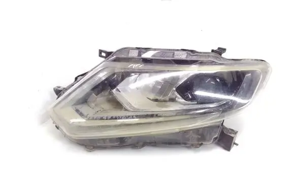 Nissan X-Trail T32 Headlight/headlamp