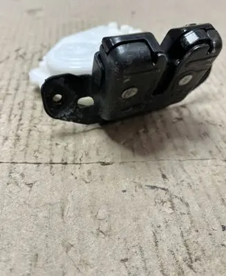 Toyota Auris E180 Tailgate lock latch 6935002090