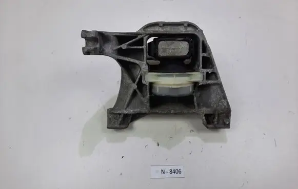 Peugeot 308 Engine mount bracket 4A103720