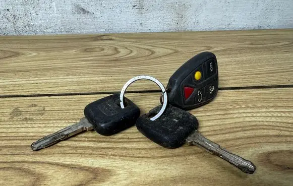 Volvo S60 Ignition key/card 8685150