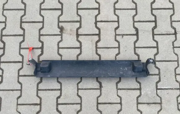BMW 3 E92 E93 Intercooler air channel guide 8040950