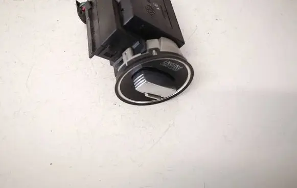 Volkswagen PASSAT B6 Ignition lock 3C0905843Q
