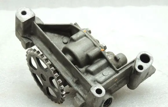Suzuki Grand Vitara I Oil pump 1610067G10