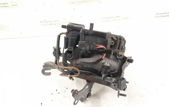 Mercedes-Benz E W213 Air suspension compressor/pump 2053200104 0993200004
