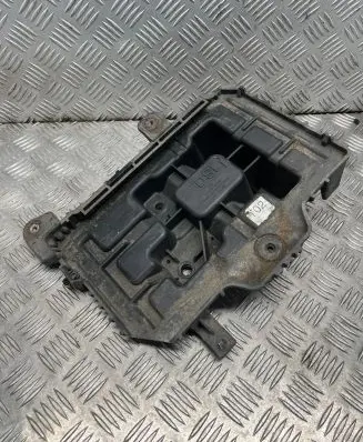 Hyundai Santa Fe Battery box tray 371502W100