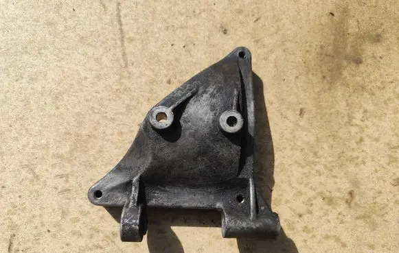 Audi A6 S6 C5 4B A/C compressor mount bracket 059260885f