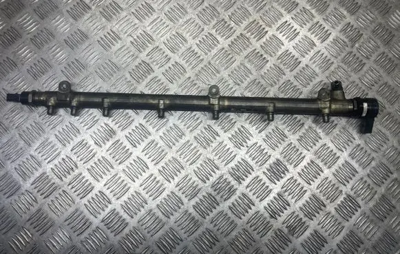 Mercedes-Benz E W211 Fuel main line pipe A6130700195 0445216007