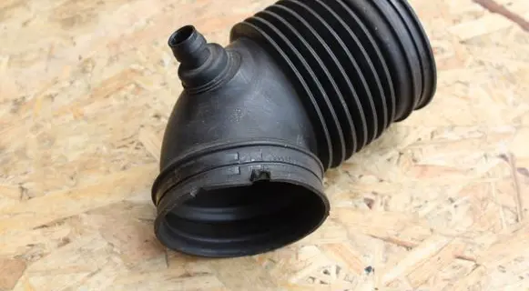 BMW 3 E90 E91 Air intake hose/pipe 7527068