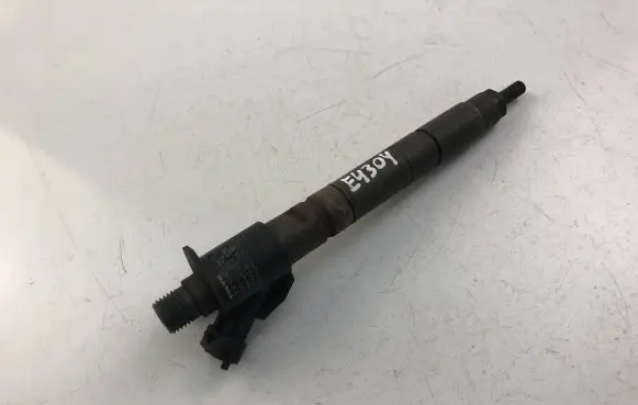 Volvo S60 Fuel injector 31303238