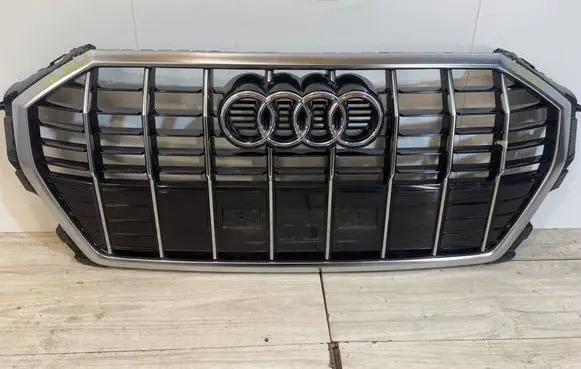 Audi Q3 F3 Front grill