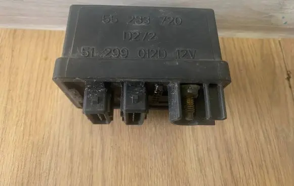 Fiat Panda II Glow plug pre-heat relay 51299012D 55233720 516202040