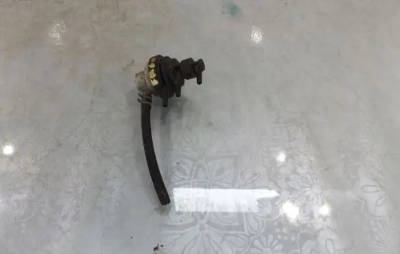 Opel Frontera A Vacuum valve 