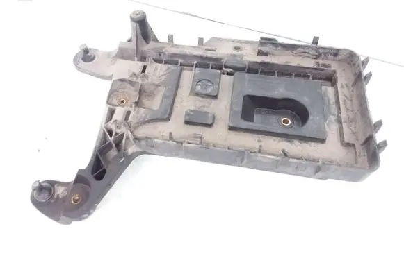 Volkswagen Touran I Battery tray 1K0915333C