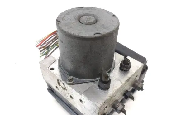 BMW 5 E60 E61 ABS Pump 6758743 34516758743 6769705