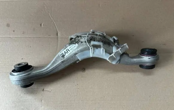 BMW 5 G30 G31 G38 Rear suspension control arm BMW3332 6883340