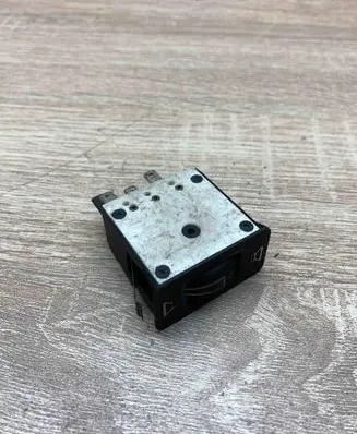 BMW 5 E28 Sound control switch 1368769 SPEAKERVOLUME