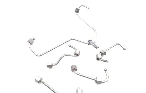 Land Rover Discovery 4 - LR4 Fuel injector supply line/pipe 