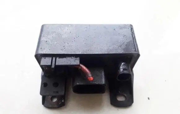 Mercedes-Benz Sprinter W901 W902 W903 W904 Glow plug pre-heat relay