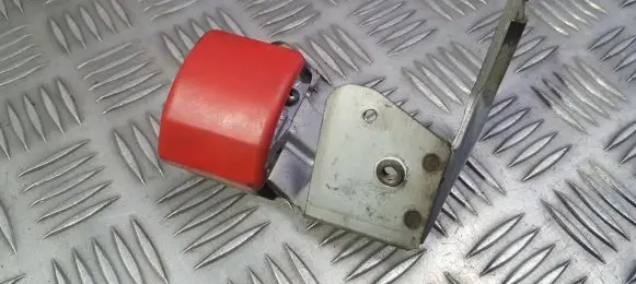 Volvo S40, V40 Engine bonnet (hood) release handle