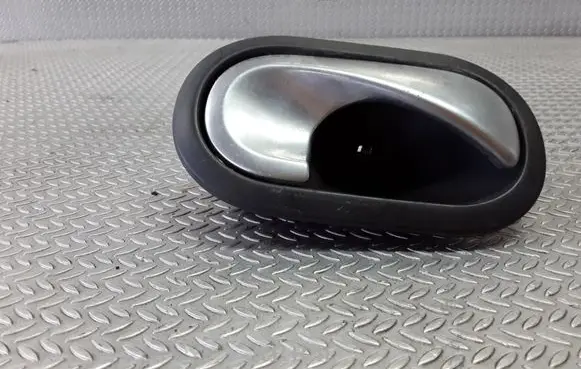 Renault Megane II Front door interior handle 8200028486