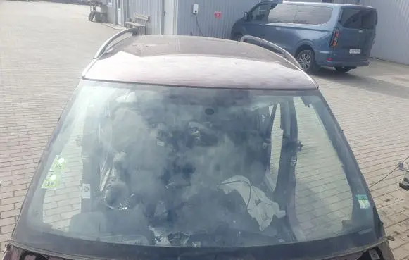 Skoda Fabia Mk2 (5J) Front windscreen/windshield window 