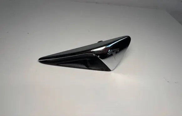Tesla Model 3 Front fender indicator light 149586501A