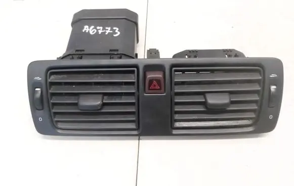 Volvo V50 Dash center air vent grill 8651399 y01144
