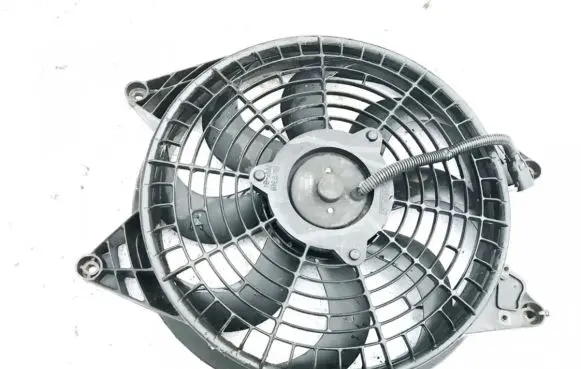 Radiator cooling fan shroud