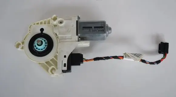 Tesla Model 3 Front door window regulator motor 8K0959801
