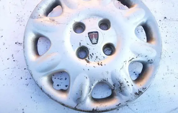 Rover 620 R15 wheel hub/cap/trim bourbon6398