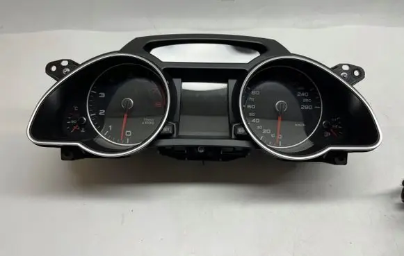 Audi A5 8T 8F Speedometer (instrument cluster) 8T0920930B