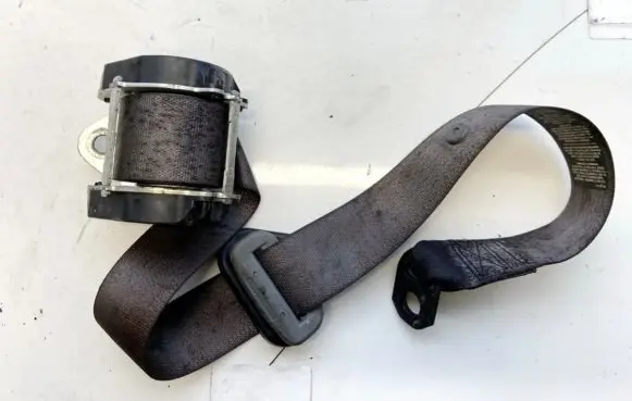 Dodge Caliber Rear seatbelt 603828700a 6038287-00a