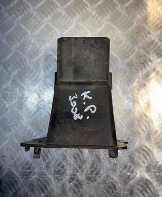 Front bumper mounting bracket