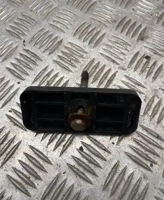 Battery bracket