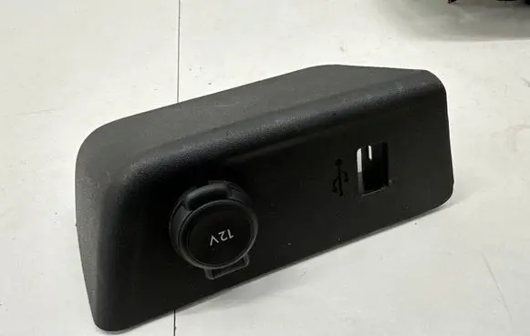 Opel Mokka B 12 V Socket (front) 39181572