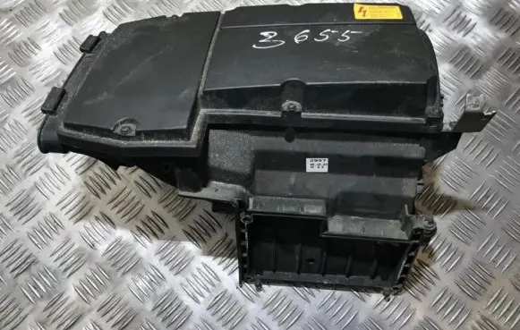 Mercedes-Benz CLK A209 C209 Air filter box a2710900901