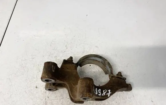 Mazda 2 Engine mounting bracket