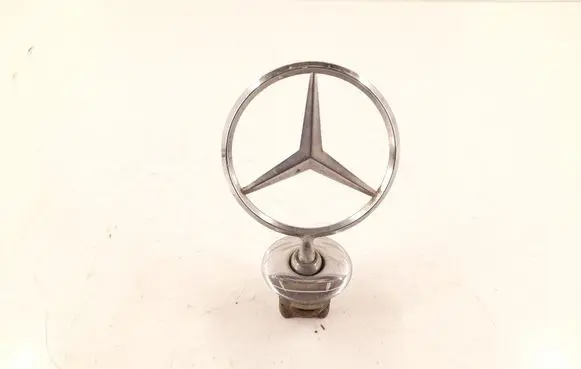 Mercedes-Benz E W212 Manufacturer badge logo/emblem 2218800086 A2218800086