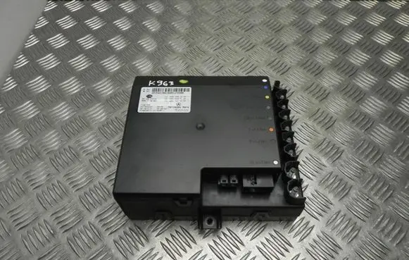 Mercedes-Benz S W221 Fuse box set A2215401062 K963