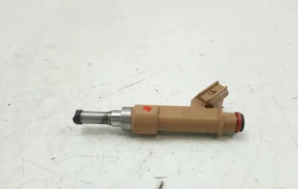 Lexus CT 200H Fuel injector 069012127 2325037010