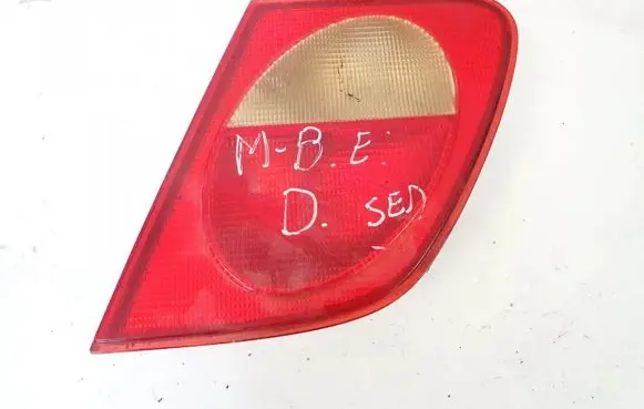 Mercedes-Benz E W210 Tailgate rear/tail lights a2108201264 197504
