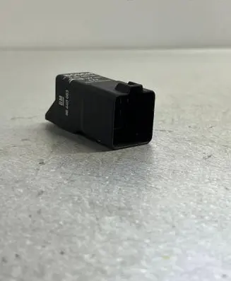 Opel Antara Glow plug pre-heat relay 0281003041