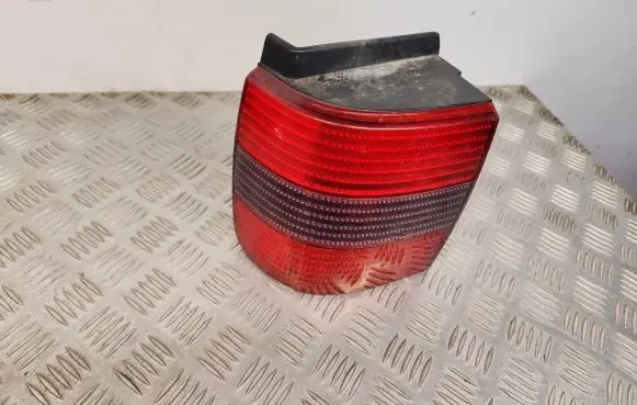 Volkswagen PASSAT B4 Rear/tail lights 3A9945111B