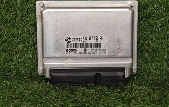 Audi A6 S6 C5 4B Engine control unit/module ECU 4D0907551AH 0261204346