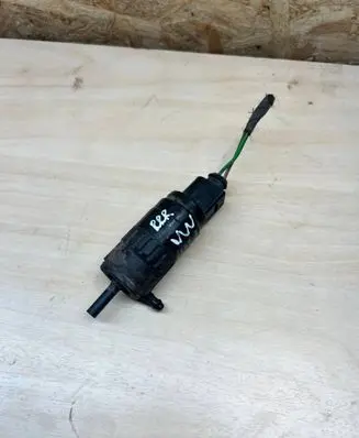 Volkswagen PASSAT CC Windscreen/windshield washer pump 1K5955651 9045292 SG712V