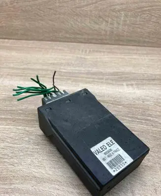 Peugeot Partner Door central lock control unit/module 9625394080 WITHPLUG
