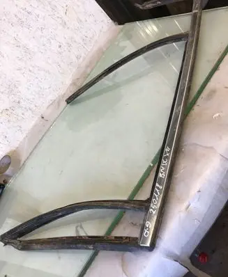 BMW X4 G02 Rubber seal rear door window/glass 22330211