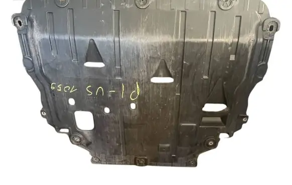 Volvo V40 Engine splash shield/under tray 31440279