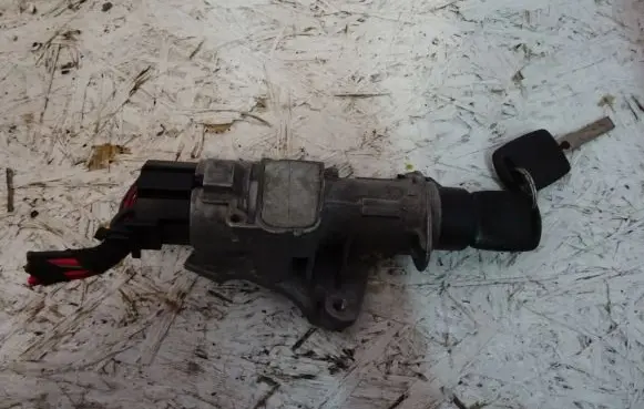 Skoda Fabia Mk2 (5J) Ignition lock 4BO905851C